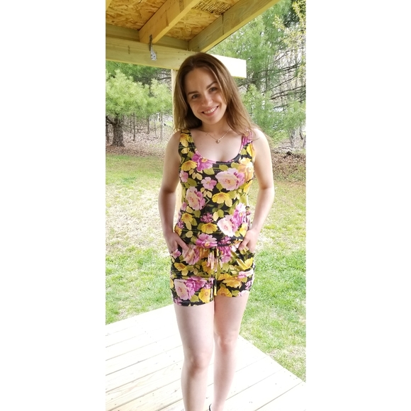 Idealle Short Romper, Yellow Multicolored, L NWT - Picture 4 of 7